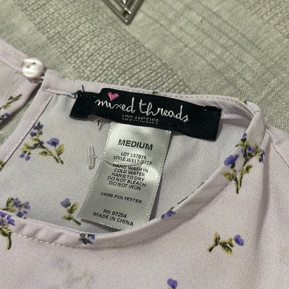 MIXED THREADS | Women’s Floral Ruffle Sleeve Smocked Peplum Top NWT Size M - Picture 3 of 7